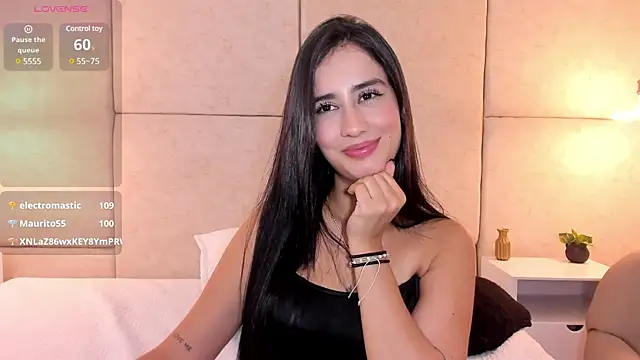 Snapshot of Amiirra_ chatting on 02-23-25, 12:30 Amiirra online show from 02-23-25, 12:30