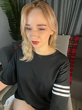 Snapshot of Eva_Millss chatting on 12-13-24, 07:53 Eva Millss online show from 12-13-24, 07:53