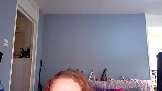 Snapshot of ENGLISHEMILY_69 chatting on 11-04-25, 11:31 ENGLISHEMILY 69 online show from 11-04-25, 11:31