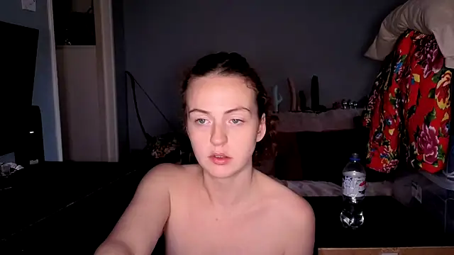 Snapshot of ENGLISHEMILY_69 chatting on 11-11-25, 10:59 ENGLISHEMILY 69 online show from 11-11-25, 10:59