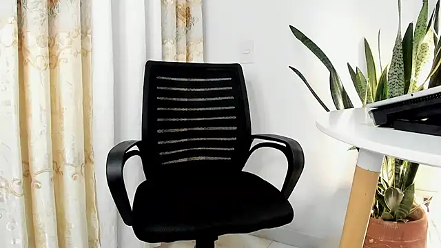 Snapshot of JuanDiegoKing chatting on 11-15-25, 12:19 JuanDiegoKing online show from 11-15-25, 12:19