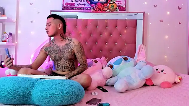 Snapshot of tamy_ian chatting on 12-15-24, 06:26 tamy ian online show from 12-15-24, 06:26