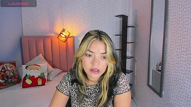 DENISERICHARD2 online show from 12-04-25, 12:36