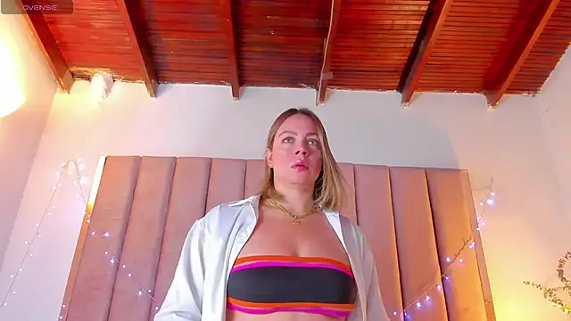 Snapshot of VICTORIA_RASH chatting on 01-17-25, 06:33 VICTORIA RASH online show from 01-17-25, 06:33