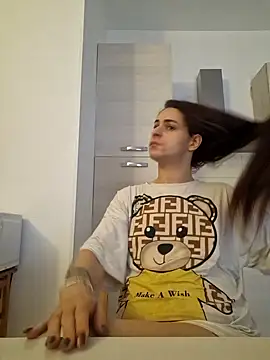 perla97 online show from 10-27-25, 01:04