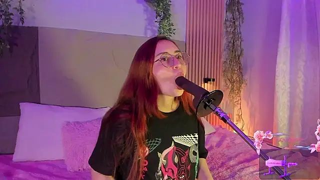 centaurigirl online show from 02-16-26, 04:08