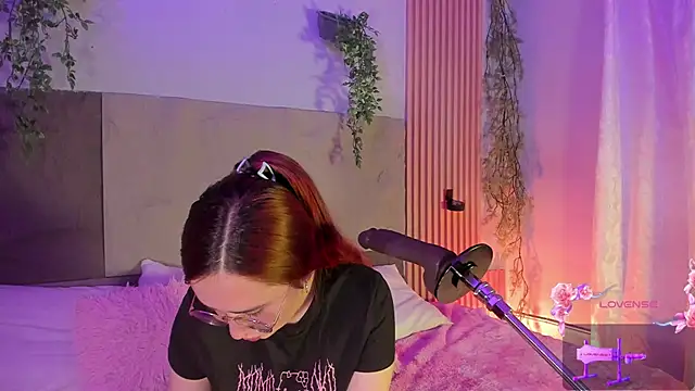 centaurigirl online show from 02-19-26, 04:30