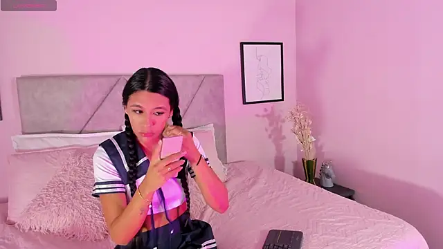 Emilyh  online show from 11-20-25, 10:37