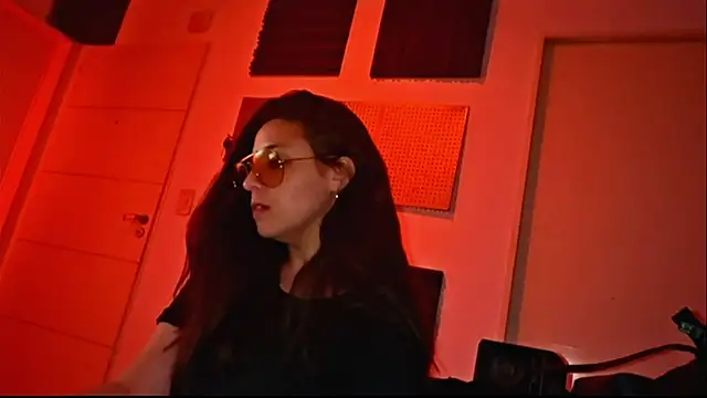 maipilu online show from 10-31-25, 01:50