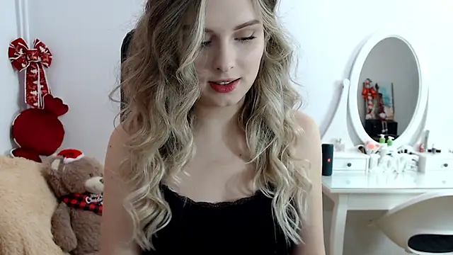 Snapshot of _sweettreat chatting on 12-14-24, 01:06 sweettreat online show from 12-14-24, 01:06