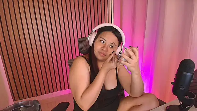 Snapshot of soffyvibes- chatting on 03-02-26, 10:05 soffyvibes- online show from 03-02-26, 10:05