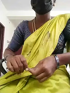 Snapshot of Preethytamilsexy chatting on 01-21-25, 12:29 Preethytamilsexy online show from 01-21-25, 12:29