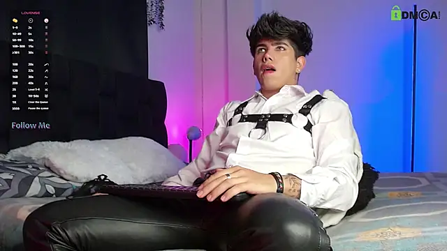 LyleBennett  online show from 10-26-25, 10:54