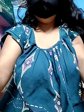 Snapshot of BERRY_00 chatting on 10-03-25, 10:12 BERRY 00 online show from 10-03-25, 10:12