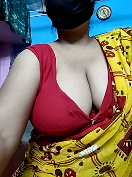 Snapshot of BERRY_00 chatting on 11-05-25, 05:57 BERRY 00 online show from 11-05-25, 05:57