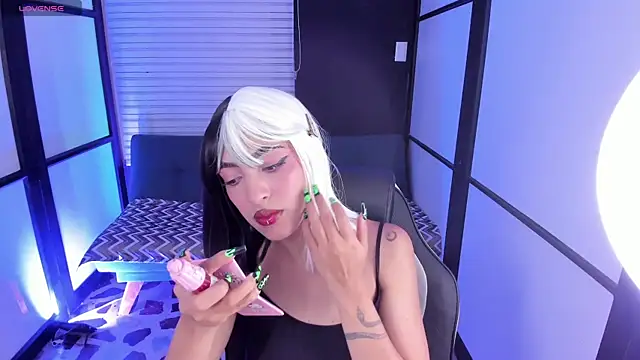 AlliceRosero online show from 11-04-25, 09:03