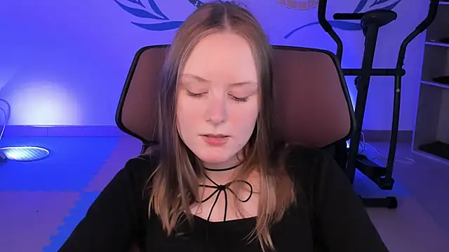 VivienLeeigh online show from 12-14-24, 07:14