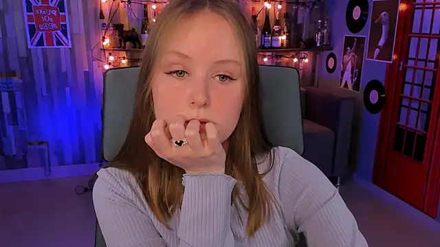 VivienLeeigh online show from 12-24-24, 01:17