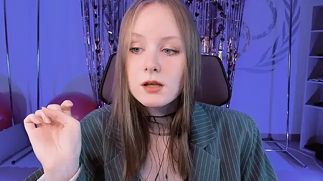VivienLeeigh online show from 02-16-25, 09:04