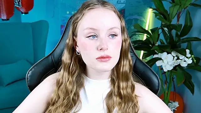 VivienLeeigh online show from 11-04-25, 09:08