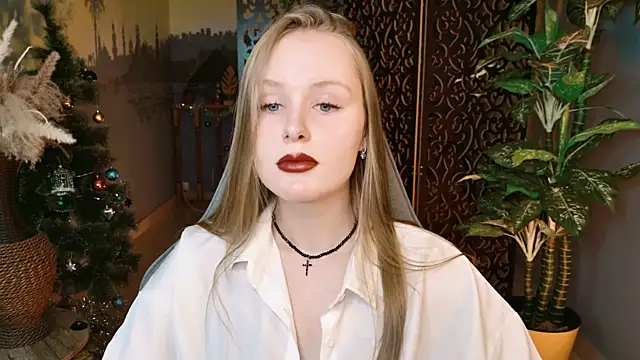 Snapshot of VivienLeeigh chatting on 01-15-26, 01:16 VivienLeeigh online show from 01-15-26, 01:16