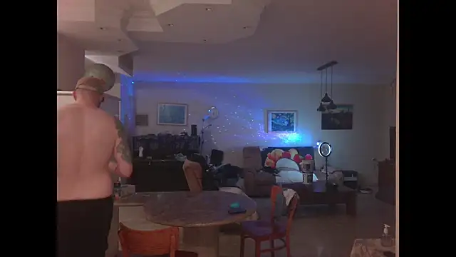 Snapshot of Tall_REC chatting on 12-14-24, 03:58 Tall REC online show from 12-14-24, 03:58