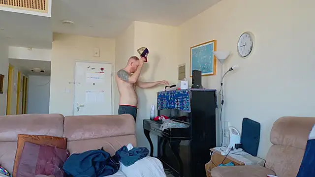 Snapshot of Tall_REC chatting on 12-24-24, 01:17 Tall REC online show from 12-24-24, 01:17