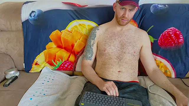 Snapshot of Tall_REC chatting on 12-26-24, 11:43 Tall REC online show from 12-26-24, 11:43