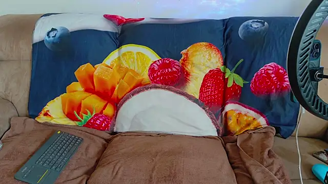 Snapshot of Tall_REC chatting on 01-04-25, 01:10 Tall REC online show from 01-04-25, 01:10