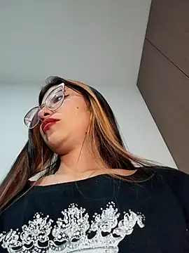 Snapshot of little_mavi chatting on 02-19-25, 02:44 little mavi online show from 02-19-25, 02:44