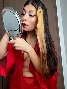 Snapshot of little_mavi chatting on 03-22-25, 03:20 little mavi online show from 03-22-25, 03:20
