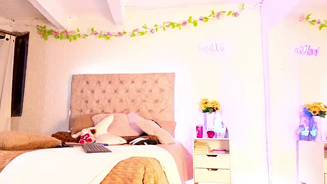 Anastasia2023 online show from 10-13-25, 08:58