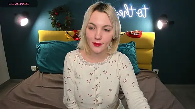 Fluffy Monica online show from 01-08-25, 01:00