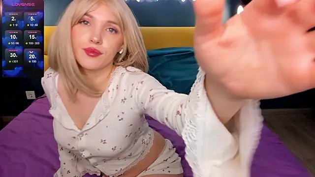 Fluffy Monica online show from 02-04-25, 01:34