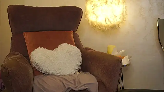 MiriamHazel online show from 12-13-24, 11:34