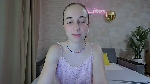 Anika bloom online show from 02-20-25, 07:52