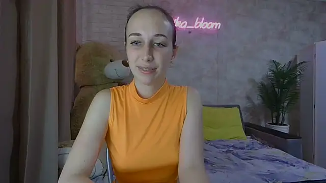 Anika bloom online show from 09-17-25, 03:35