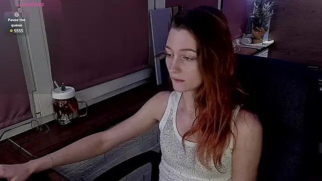 Snapshot of Fox_sky_Fox chatting on 12-22-24, 08:25 Fox sky Fox online show from 12-22-24, 08:25