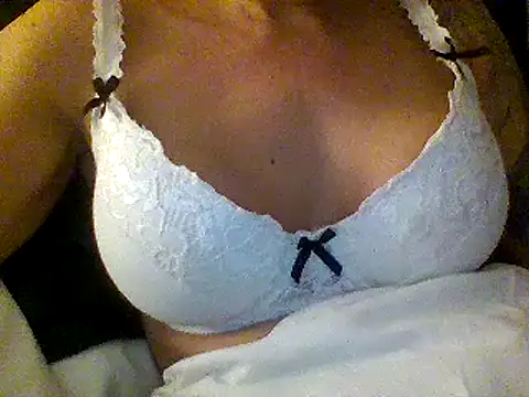 Snapshot of Fiesty_findom40 chatting on 12-07-24, 10:17 Fiesty findom40 online show from 12-07-24, 10:17