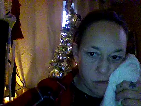 Snapshot of Fiesty_findom40 chatting on 12-14-24, 04:09 Fiesty findom40 online show from 12-14-24, 04:09