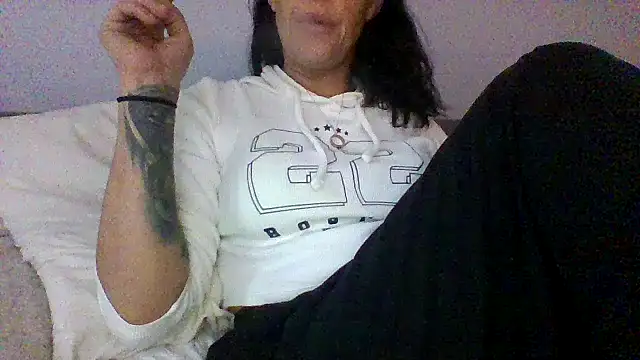 Snapshot of Fiesty_findom40 chatting on 12-17-24, 12:11 Fiesty findom40 online show from 12-17-24, 12:11