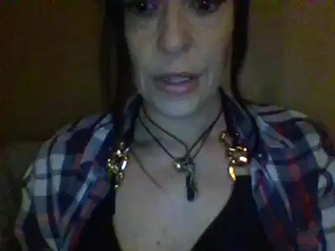 Snapshot of Fiesty_findom40 chatting on 01-23-25, 11:47 Fiesty findom40 online show from 01-23-25, 11:47