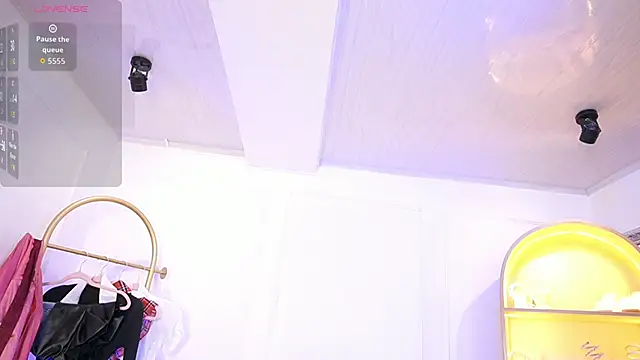 elasummer online show from 12-18-25, 12:33