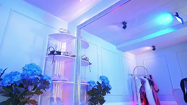 elasummer online show from 03-18-26, 12:30