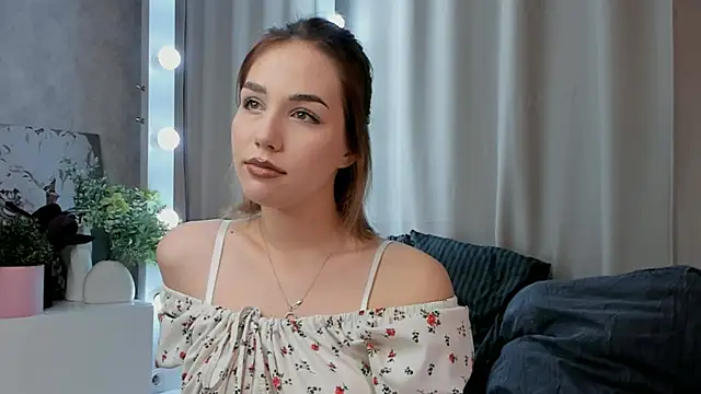 Tate Angel online show from 09-17-25, 06:20