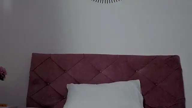 Snapshot of EMILY_ROUSSE71 chatting on 02-08-26, 07:17 EMILY ROUSSE71 online show from 02-08-26, 07:17