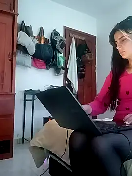 Snapshot of samanta_rosas1 chatting on 01-26-25, 12:37 samanta rosas1 online show from 01-26-25, 12:37