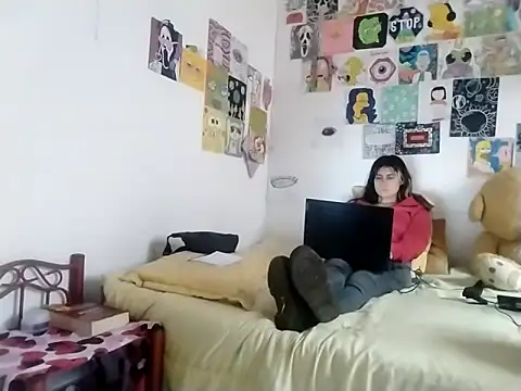 Snapshot of samanta_rosas1 chatting on 01-27-25, 10:38 samanta rosas1 online show from 01-27-25, 10:38