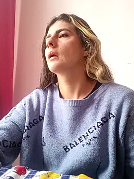 Snapshot of samanta_rosas1 chatting on 09-09-25, 01:32 samanta rosas1 online show from 09-09-25, 01:32