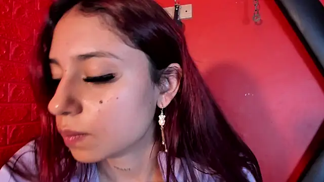 Snapshot of Monttserratt chatting on 11-13-25, 07:13 Monttserratt online show from 11-13-25, 07:13